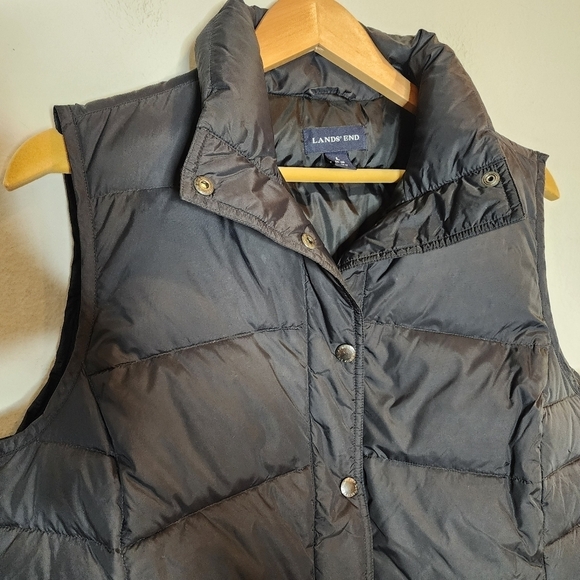 Lands' End down black puffer vest. Women's size Large. - Picture 5 of 15